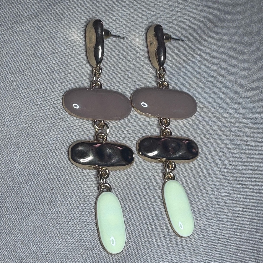 Elegant Gold and Cream Dangle Earrings